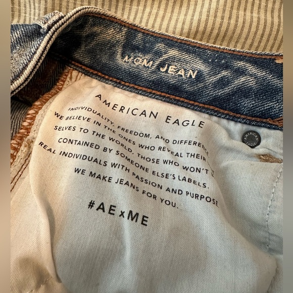 American Eagle High-Waisted Mom Jeans - Picture 12 of 12